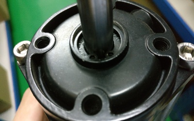 發(fā)動(dòng)機(jī)機(jī)油壓力傳感器的工作原理是什么啊？