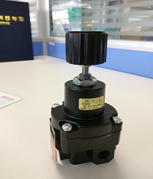 自力可調(diào)式減壓閥構(gòu)造參數(shù)，來控制閥門的開度